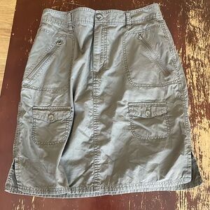 Columbia Women’s Skirt green khaki size 8